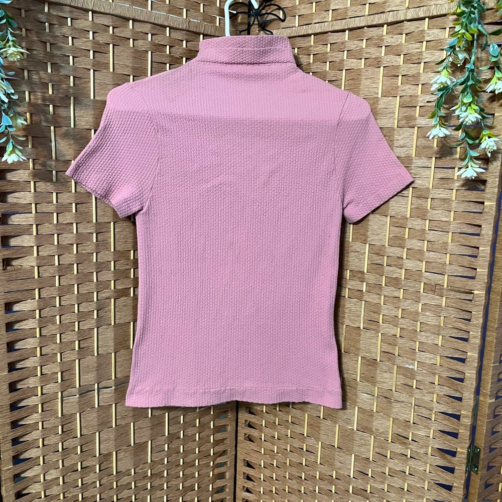 Newport News Curve Hugging Top